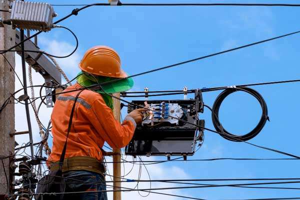 electricista alumbrado público